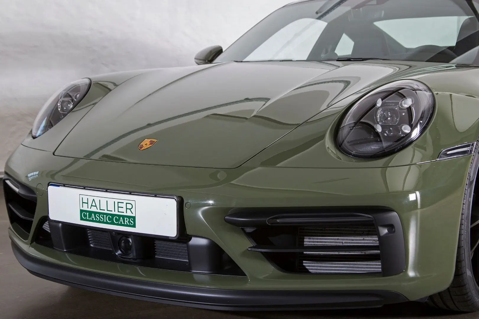 992/911 Carrera 4 GTS, Sonderfarbe Nato Oliv !!