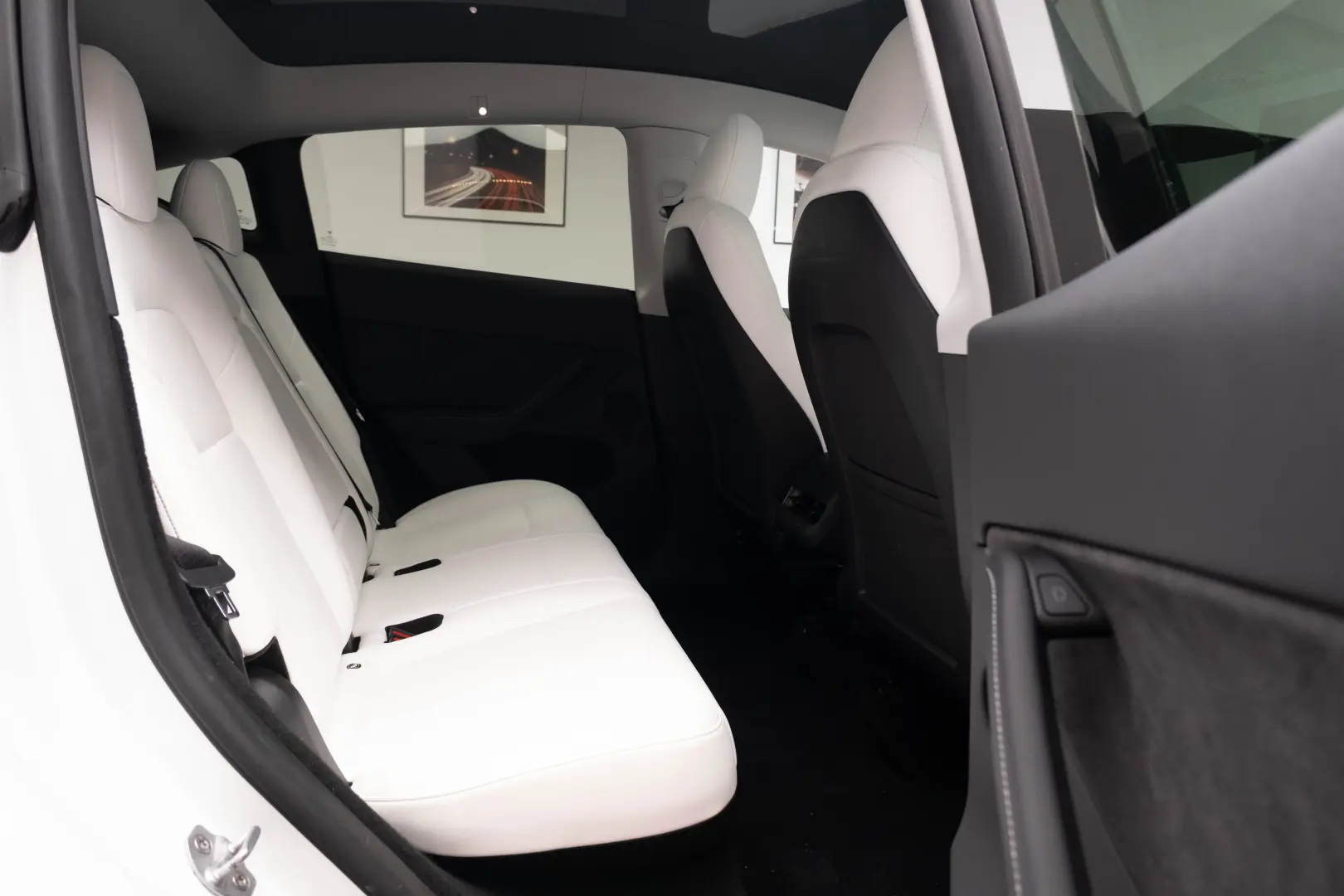 Tesla Model Y Long Range Dual Motor 4x4