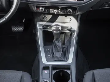 Q3 45 TFSI e 180(245) S tronic NAVI EL.HECK