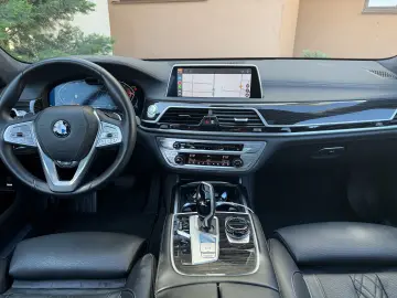 BMW 740