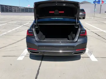 BMW 740