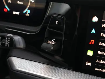 E-Hybrid Coupé PDISPLAY-ACC-LUFTF-PANO-BOSE-21RS