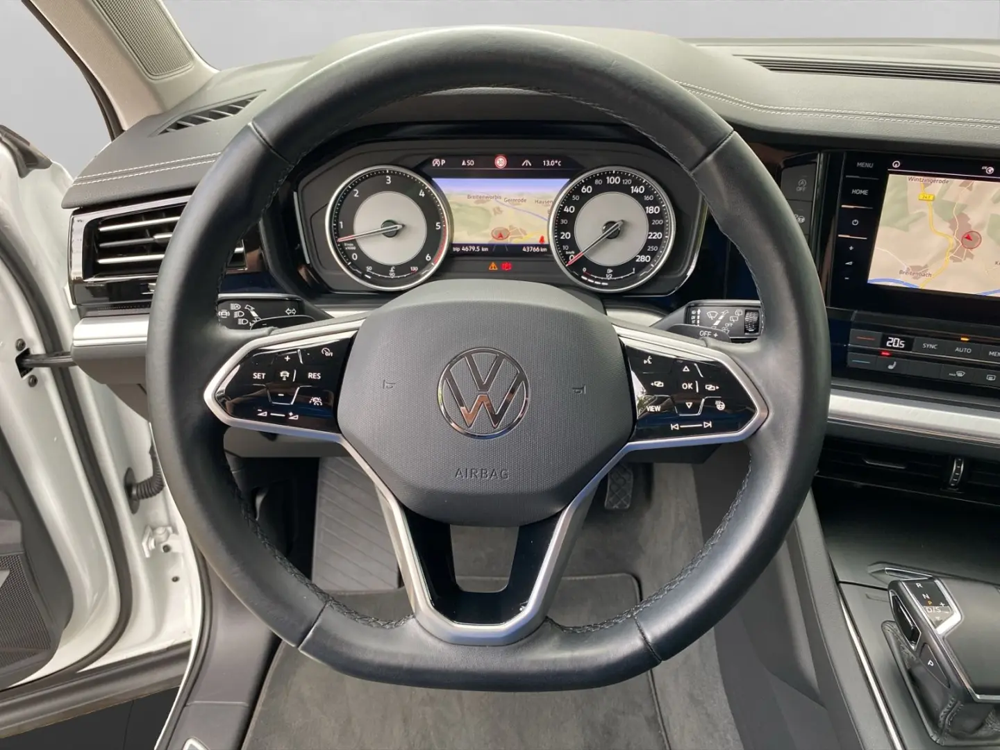 Touareg 3.0 V6 TDI Elegance +AHK+NAVI+LED