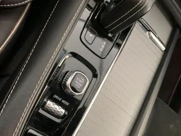 XC90 R Design AWD 20