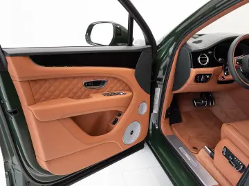 Bentayga Azure von BENTLEY FRANKFURT / FULL