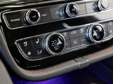 Bentayga S V8 von BENTLEY FRANKFURT