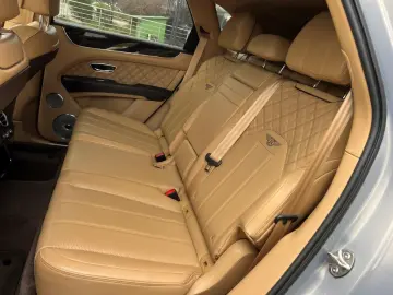 BENTLEY BENTAYGA HIBRID