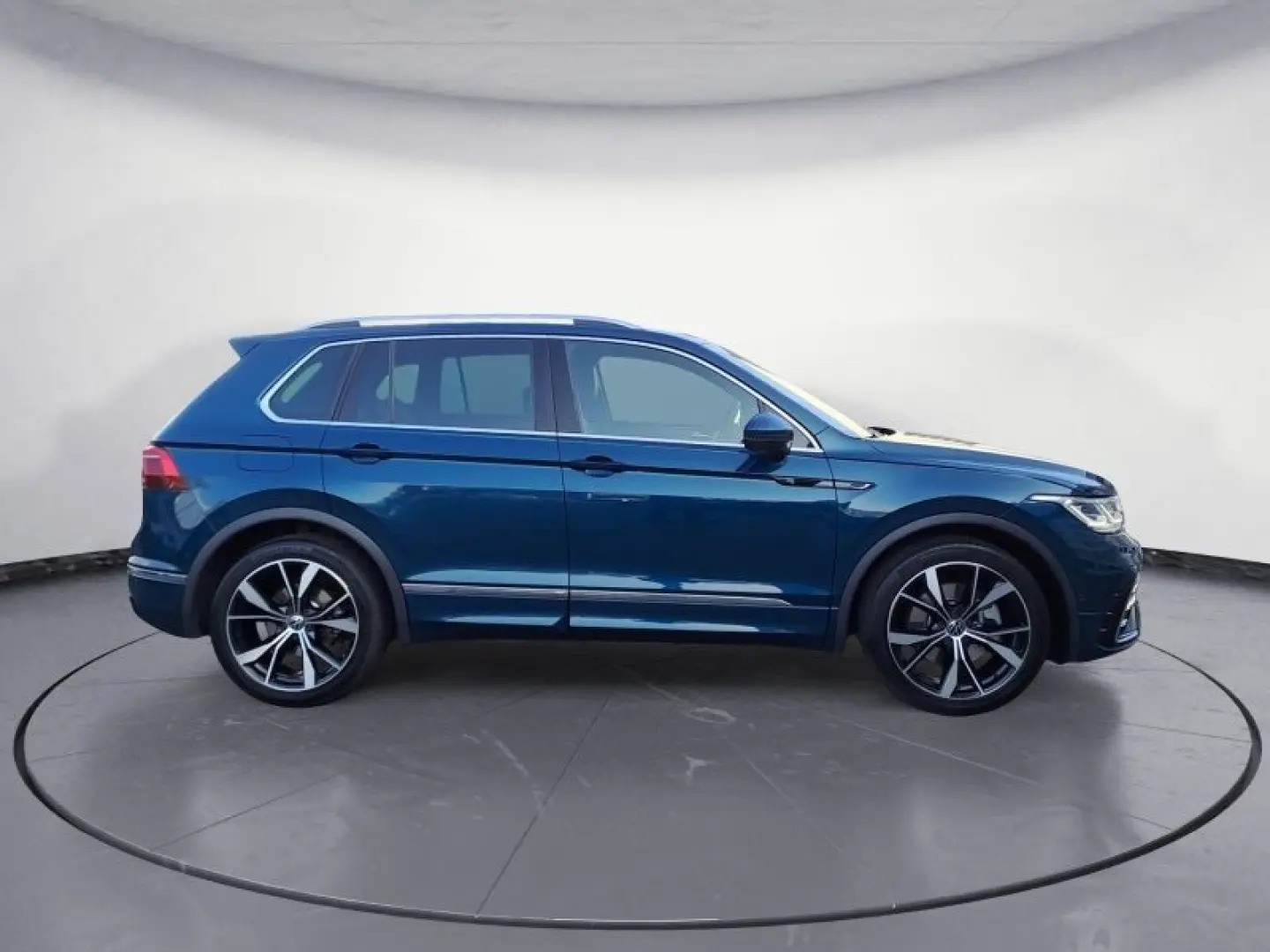 Tiguan 2.0TSI 4Motion DSG R-Line AHK MatrixLED B