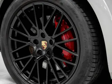 Cayenne GTS BOSE HeadUp PASM PDCC Soft-Close