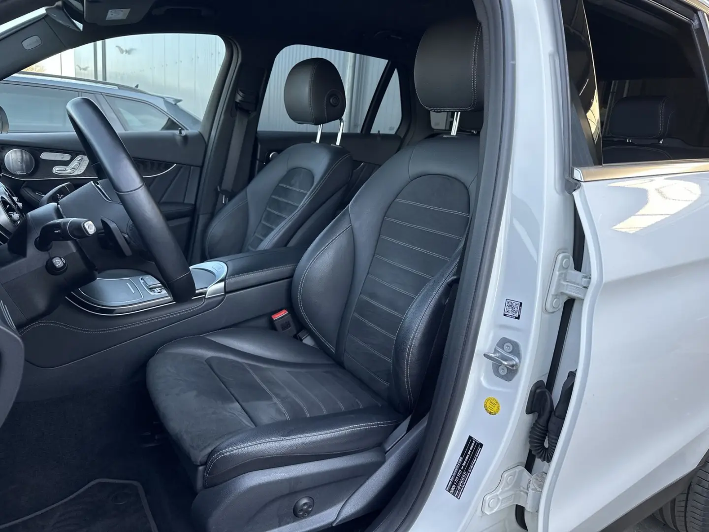GLC 300d 4M AMG-Line NAV+LED+BURMESTER+360°+DAB