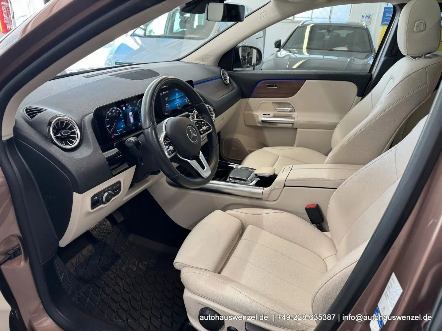 GLA 220 d DISTRONIC STANDHEIZUNG PANORAMA AHK