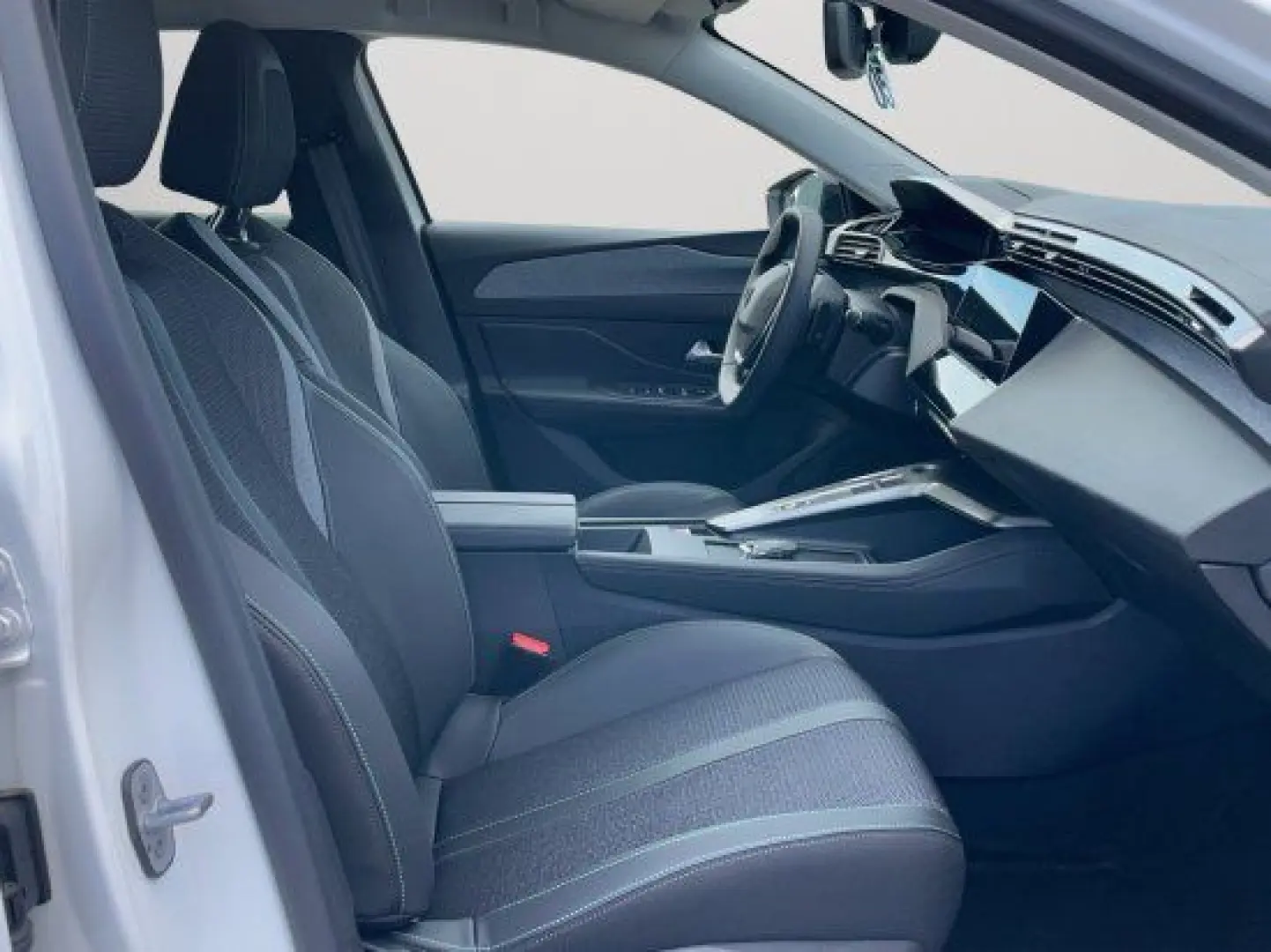 308 Plug-In Hybrid AT Allure Pack LED/NAVI/SHZ
