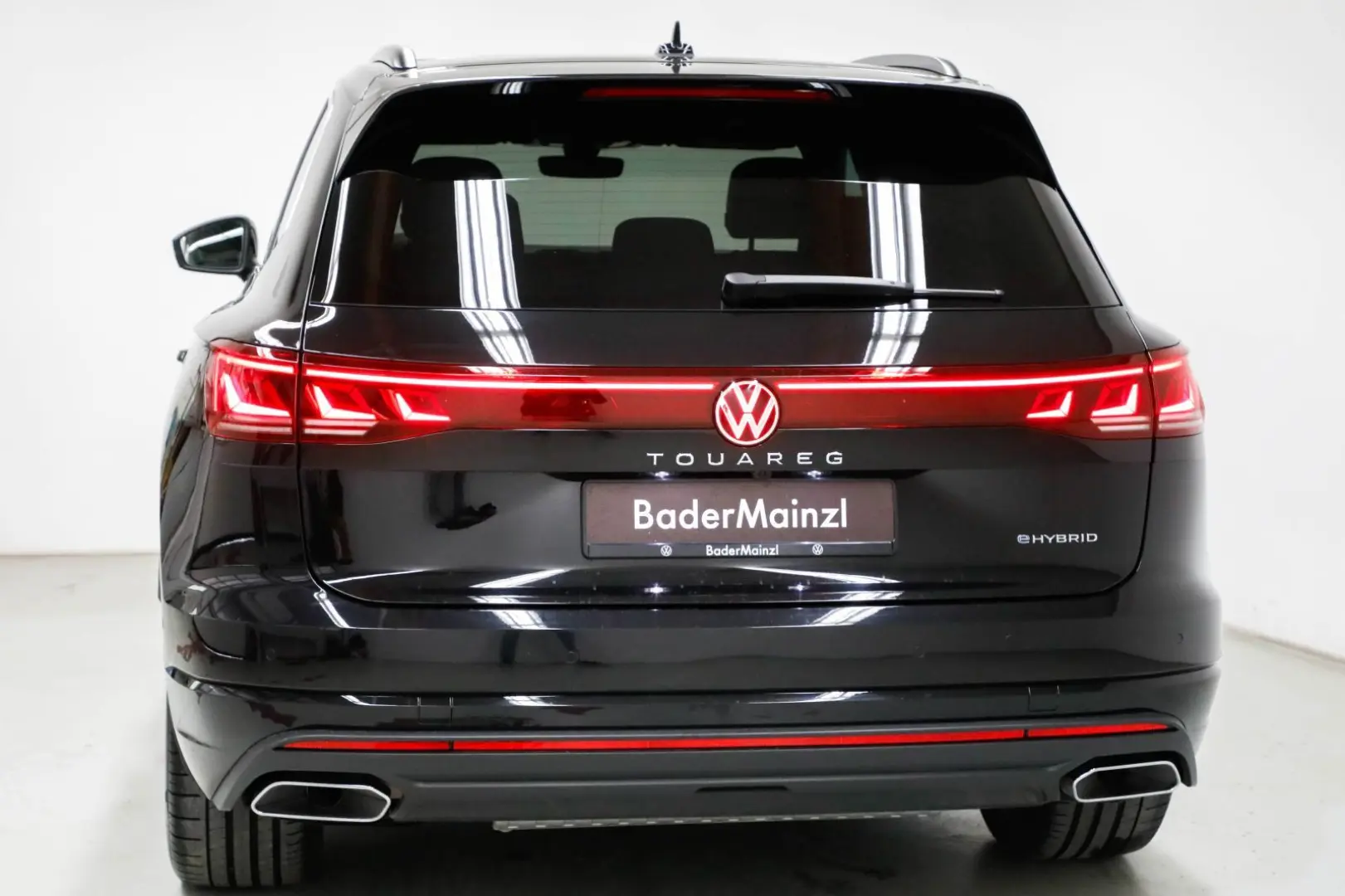 Touareg 3.0 eHybrid 4M Elegance Pano AHK Matrix