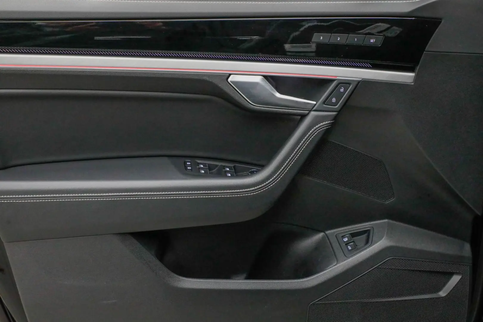 Touareg 3.0 eHybrid 4M Elegance Pano AHK Matrix