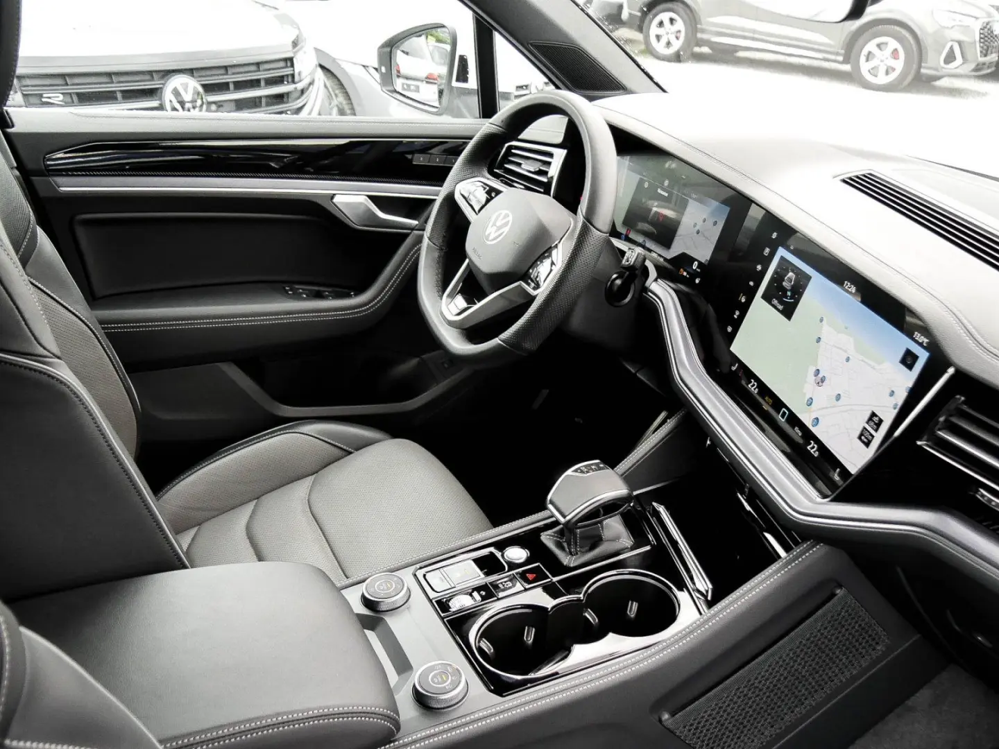 Touareg V6 TSI R-LINE NEUES MODELL AHK CAM LM20