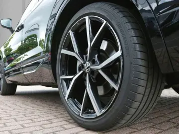 Touareg 3.0 V6 TSI 4M R-Line Black-Style Pano AH