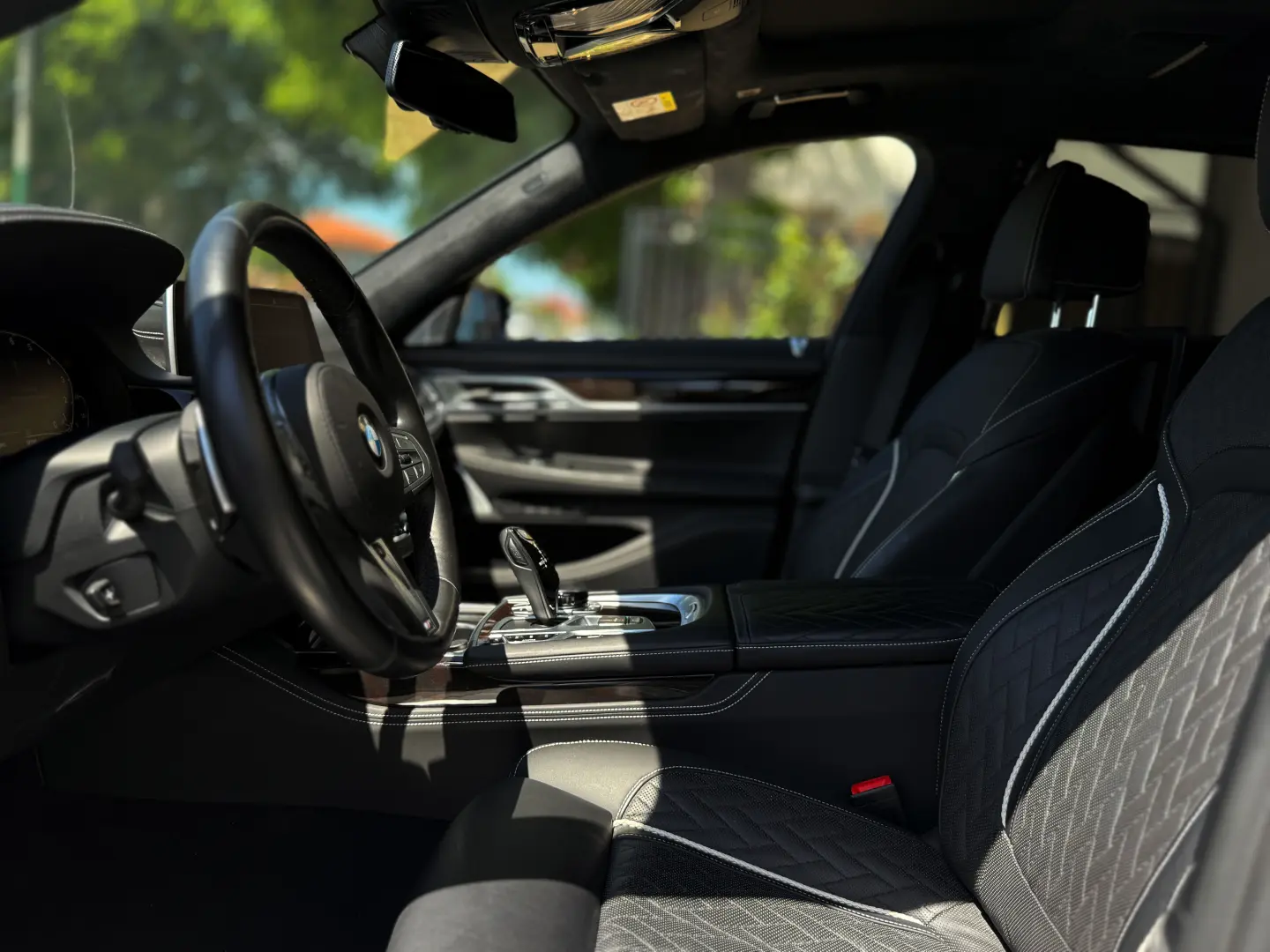 BMW 745Le xDrive Individual