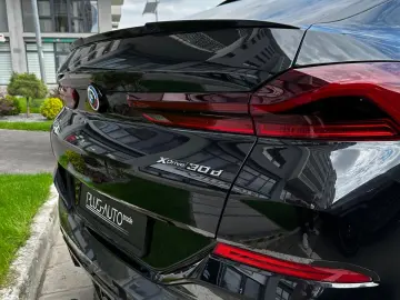 BMW X6 30d_Laser_Individual_SkyLounge_IconicGlow_Perne_HUD