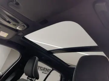 XC40 B4 R-DESIGN PANO° 360 NAVI LED QI BLIS PDC