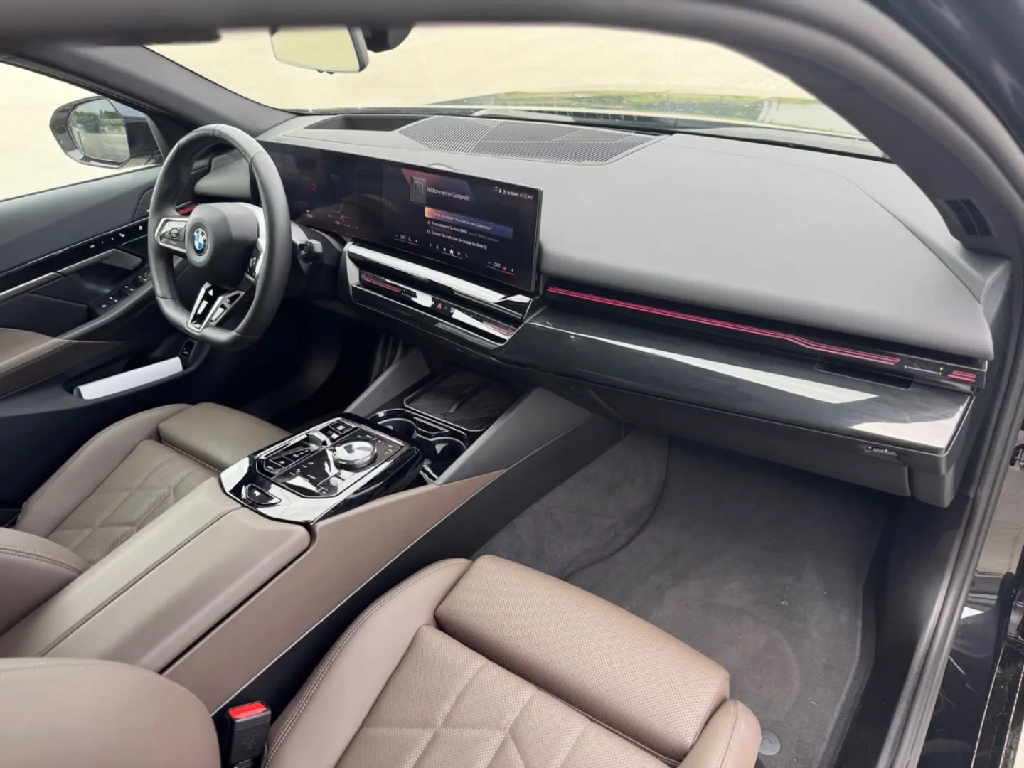 520xd M Sport Pro -HUD-Pano-BelüSitz-H&K-360-21Z