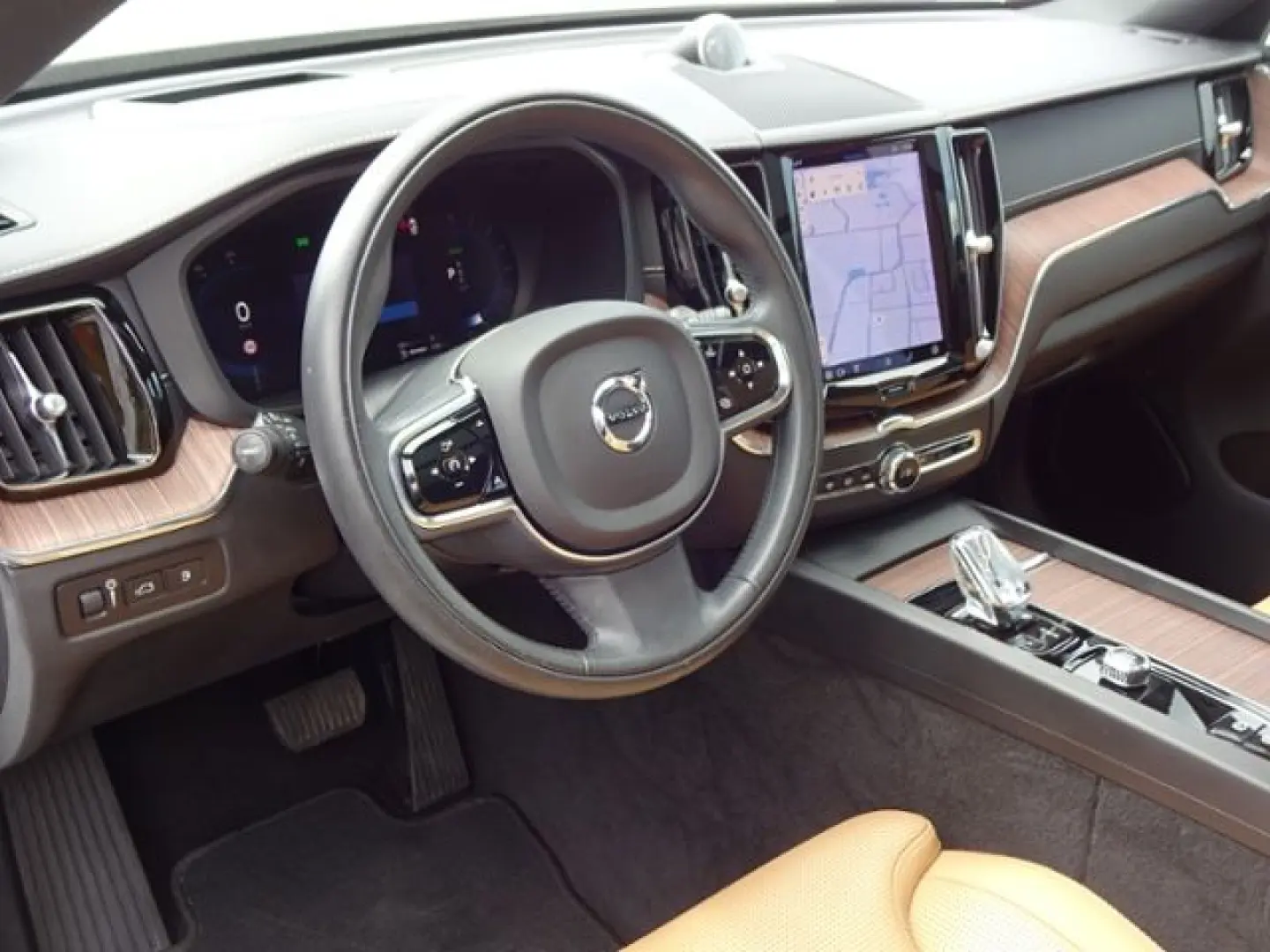 XC60 T8 Inscription Plug-In AWD ACC B&W PANO HUD