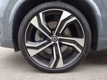 XC90 T8 Ultimate Dark Plug-In AHK Luftfw ACC HUD