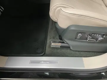 Bentayga 4.0 V8 EWB Azure  - Pano/Smoker/TV