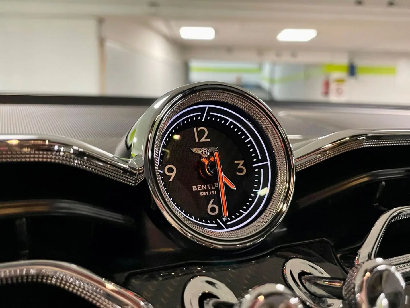BENTAYGA V8 S CARBON NAIM MASSAGE PANO FULL!
