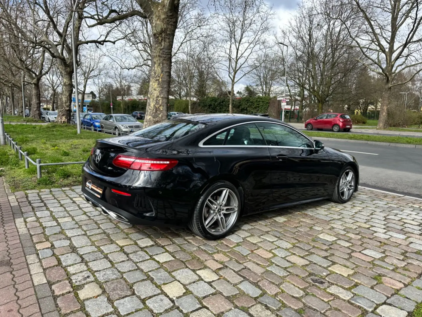 E 300 Coupe AMG*Ambiente*Navi*Kamera*