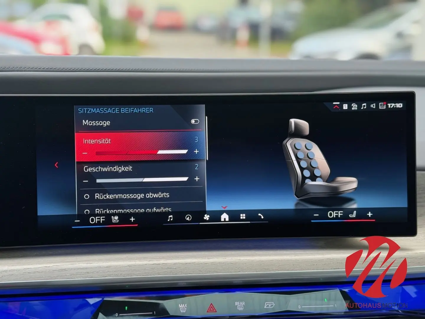 M760 e Cinema Sky Lounge Chauffeur