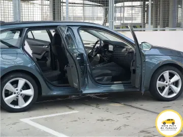 Skoda Octavia Style 2.0 TDI DSG  ACC  senzori  LED