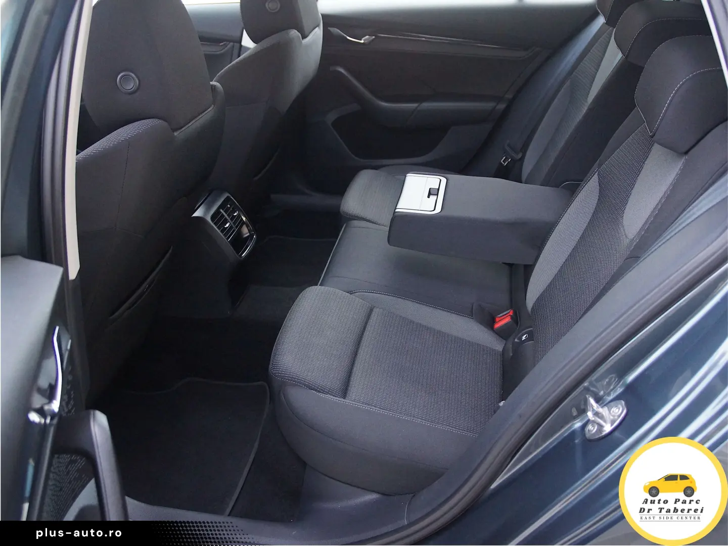 Skoda Octavia Style 2.0 TDI DSG  ACC  senzori  LED