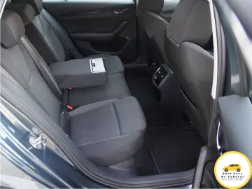 Skoda Octavia Style 2.0 TDI DSG  ACC  senzori  LED