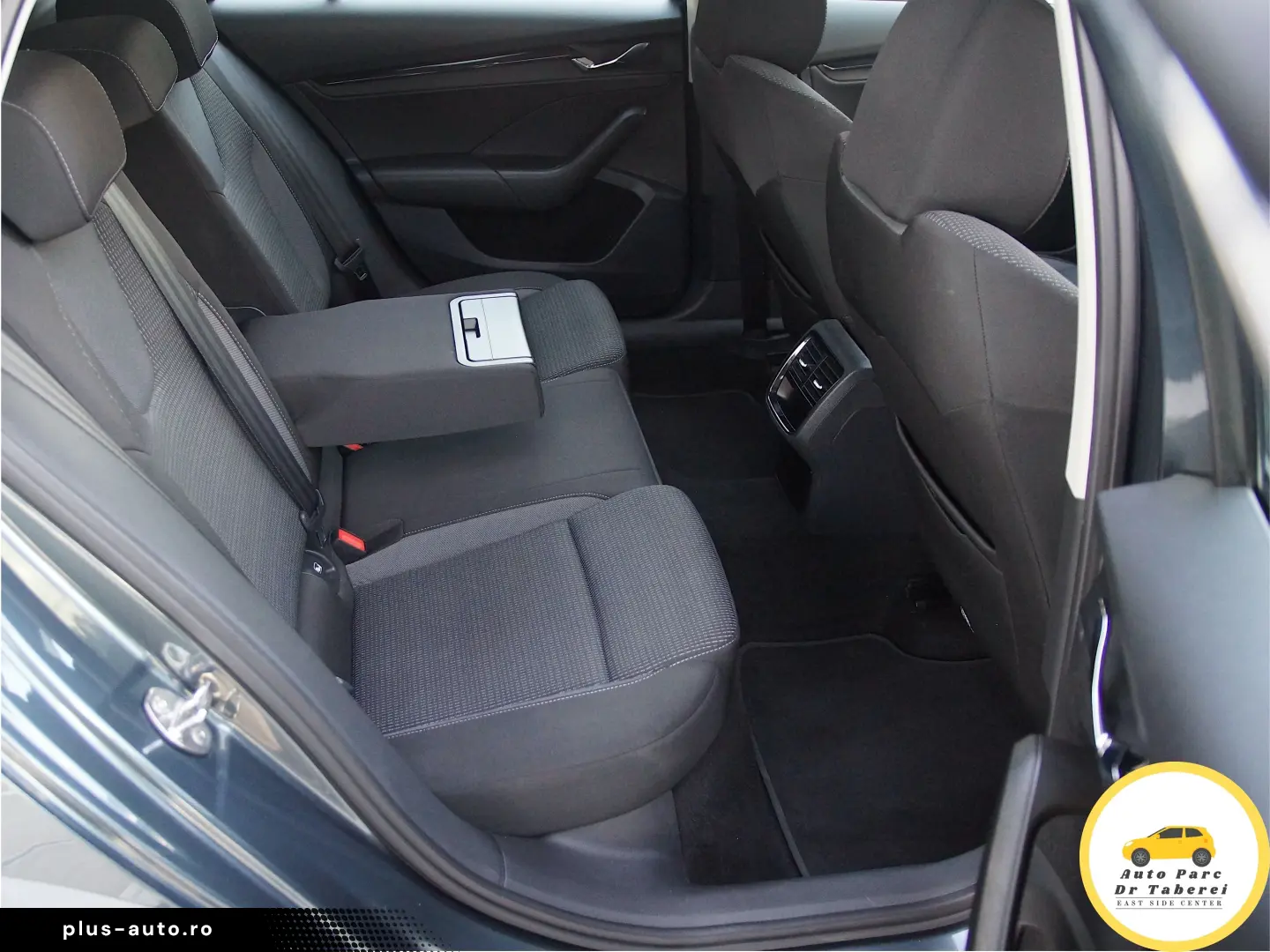 Skoda Octavia Style 2.0 TDI DSG  ACC  senzori  LED