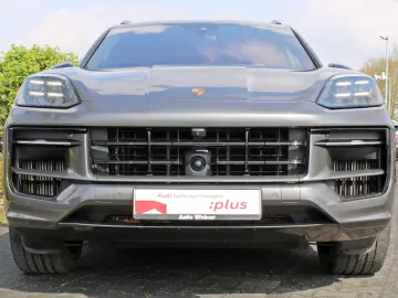 Cayenne S HUD MASSAGE AHK LUFTFED PANO VIERRADLE