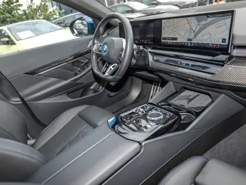550e xDrive M Sport HUD PANO ACC AHK 360°KAM LM