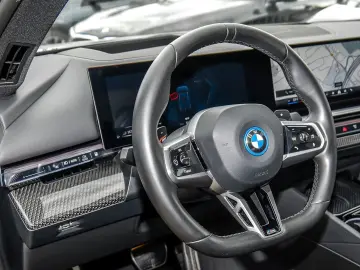 550e xDrive M Sport HUD PANO ACC AHK 360°KAM LM