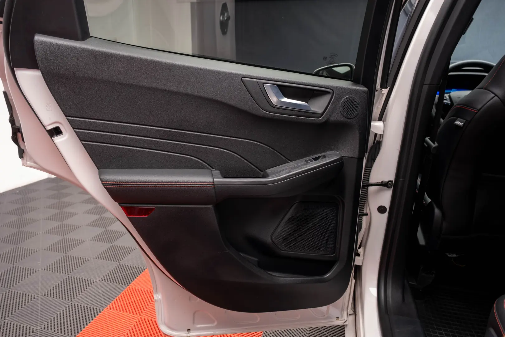 FORD KUGA ST LINE