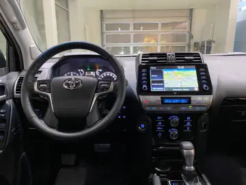 Land Cruiser 2.8 D-4D Autm.TEC-Edition *AHK*LED*