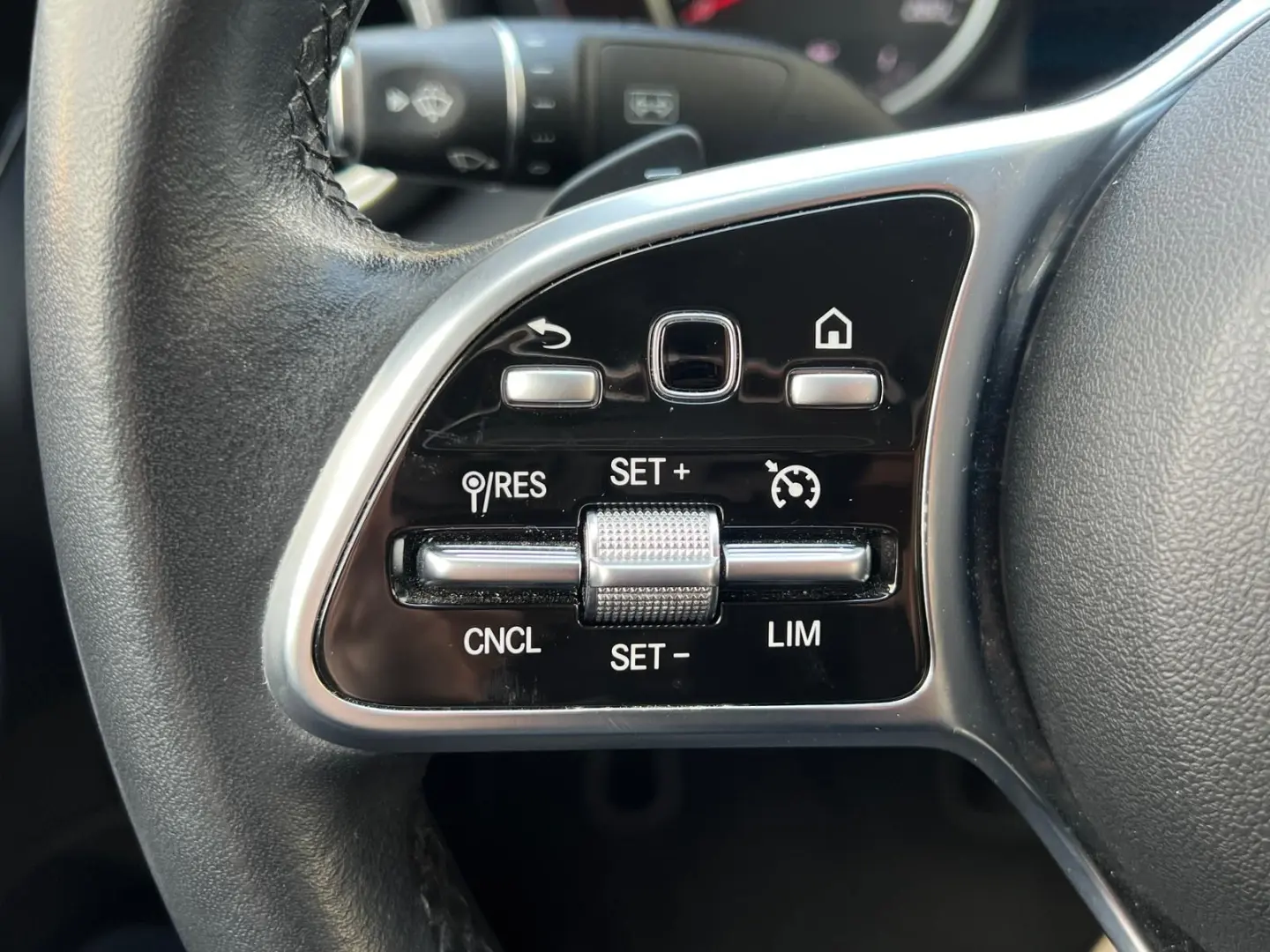 C 180 Avantgarde +CARPLAY+LED+NAVI+PARK-ASSIST+
