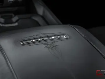 1500 Limited Night Crew Cab