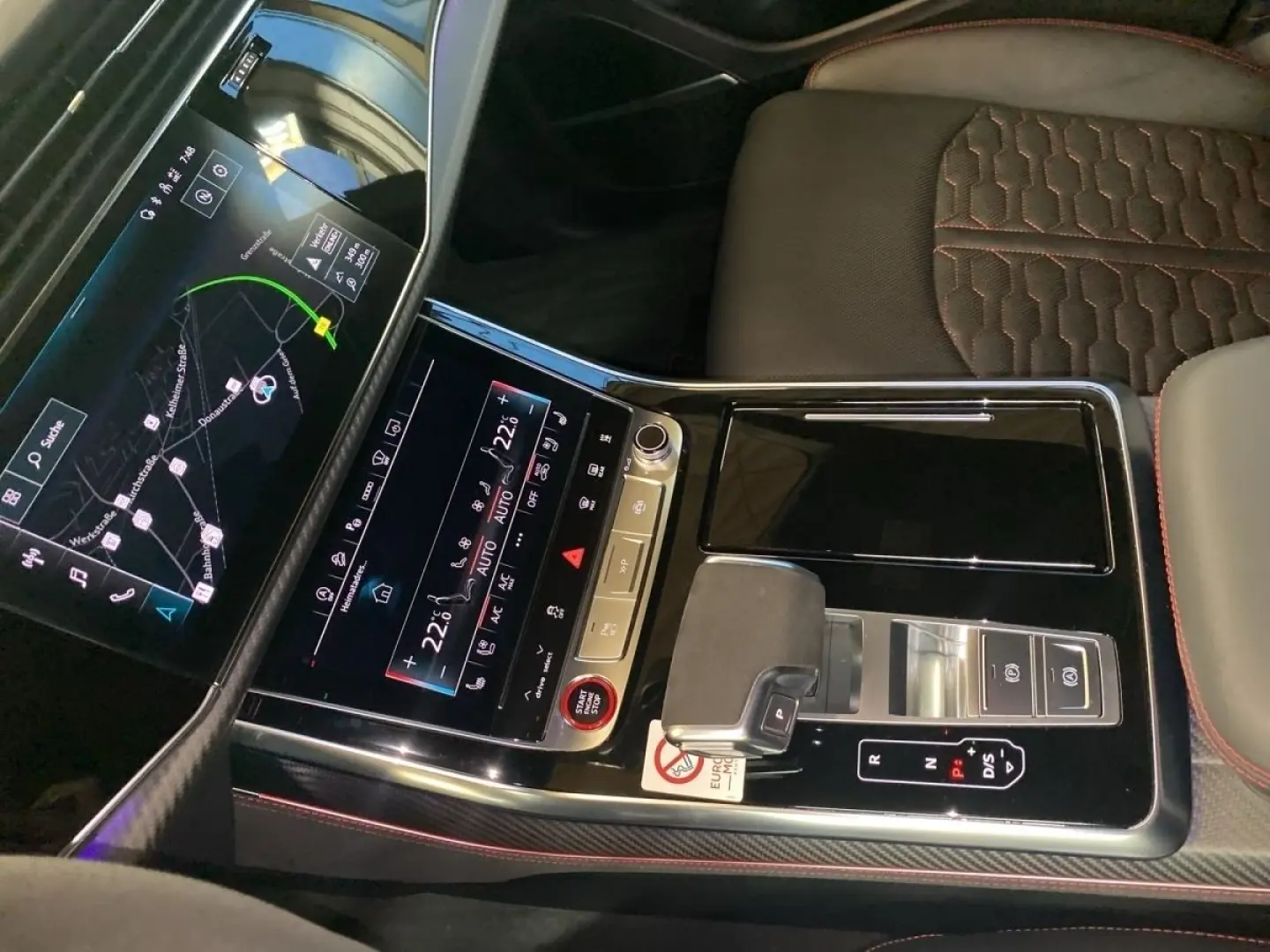 RS Q8 tiptr. max.305km/h Keramik PANO HUD 23 AHK