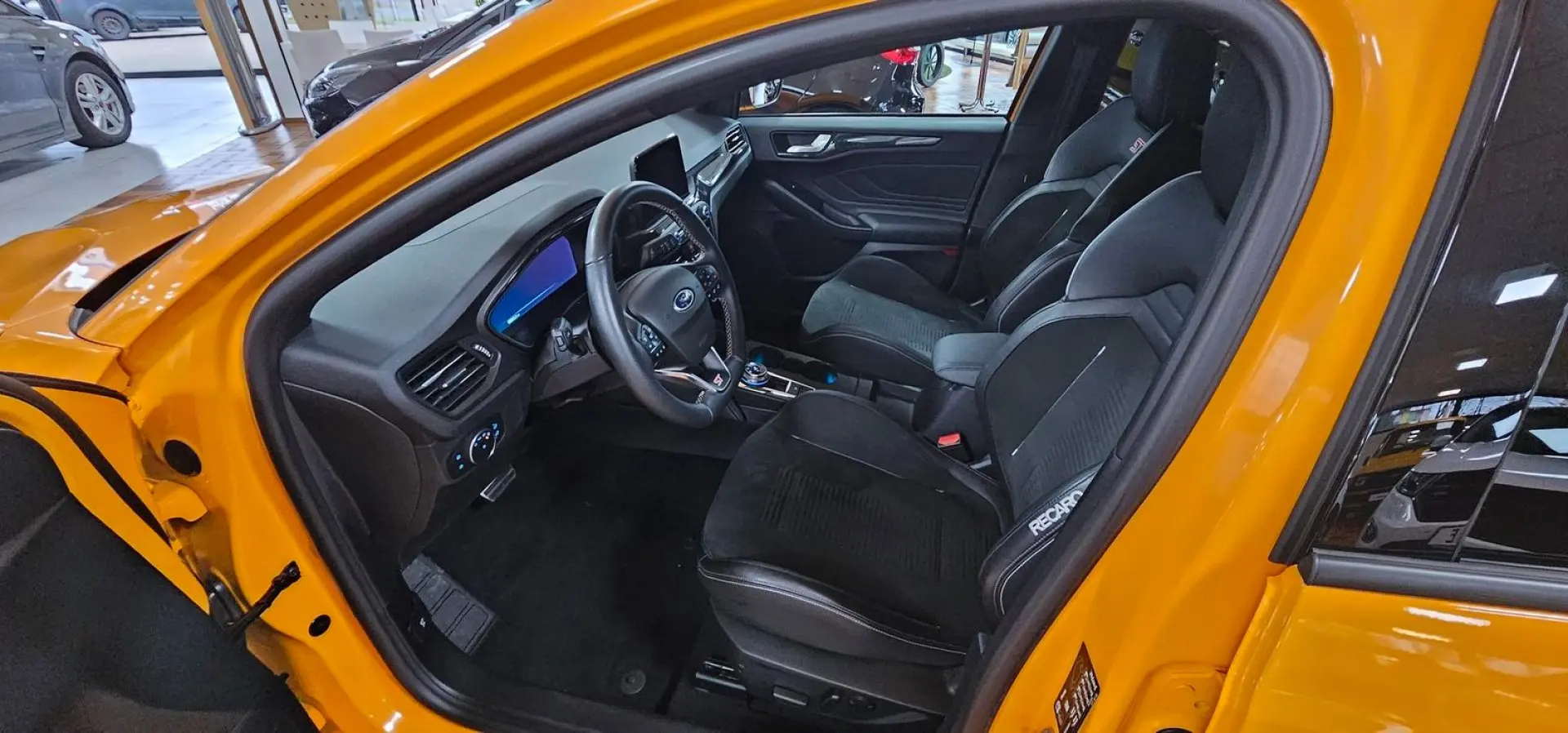 Focus 2.3 EcoBoost Aut. ST mit Styling-Paket LED