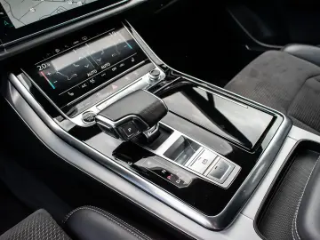 Q7 SUV 55 TFSI e quattro 280(381) tiptronic Pano