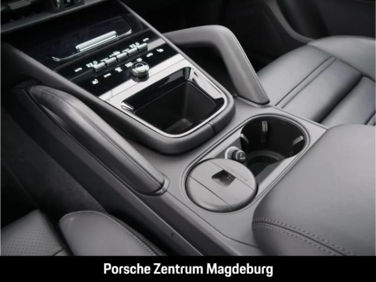 Cayenne E-Hybrid*PANO*BOSE*PASM*MATRIX*