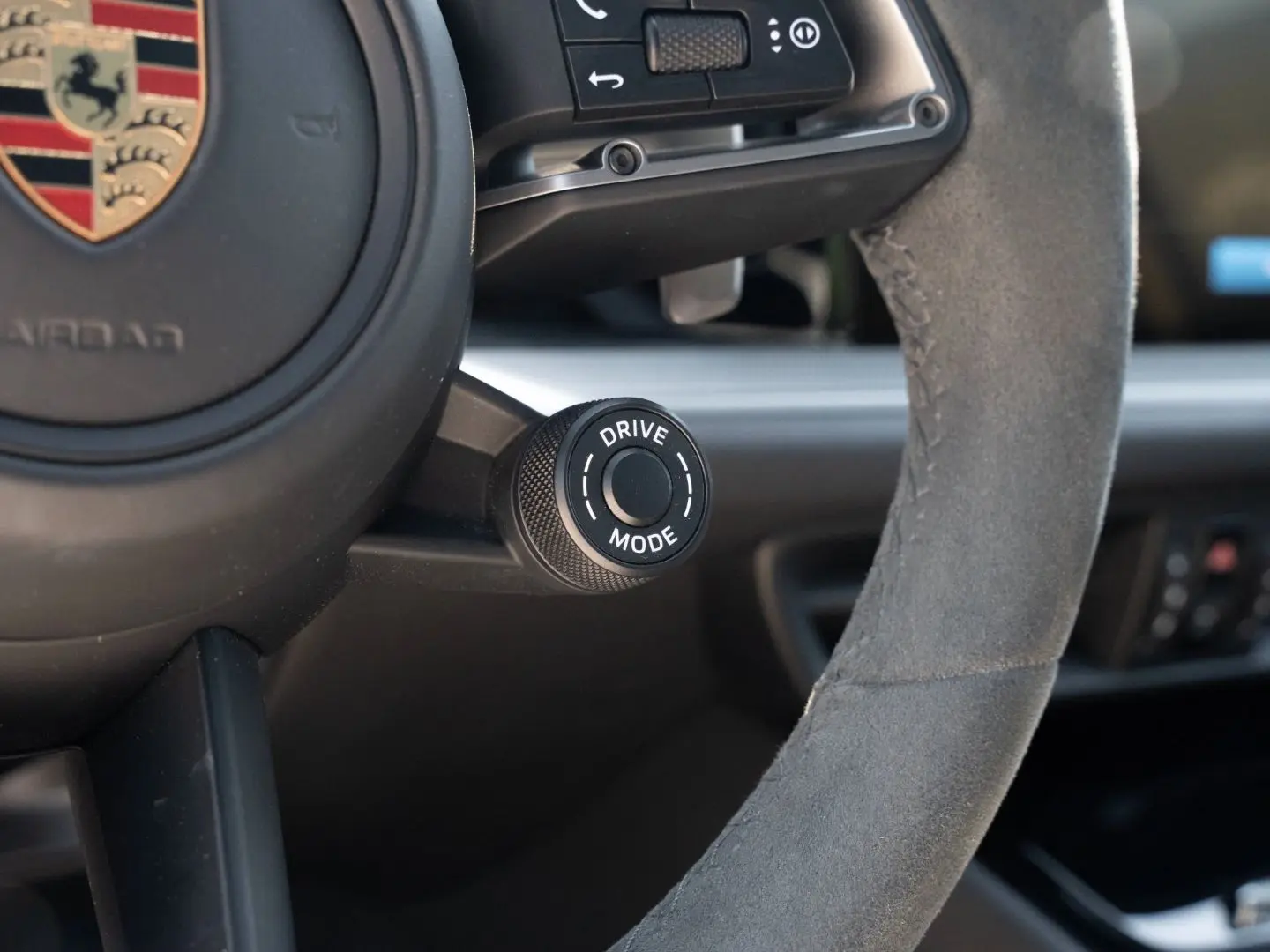 Cayenne E-Hybrid Coupe InnoDrive 21-Zoll AHK