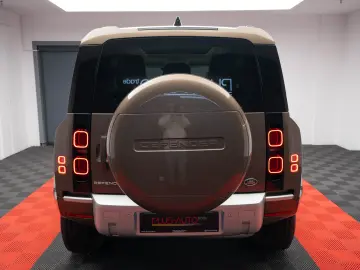 Land Rover Defender D250Hybrid X Dynamic SE