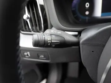 XC60 B4 Momentum Pro 2WD aus 1.Hand FACEL. 360°