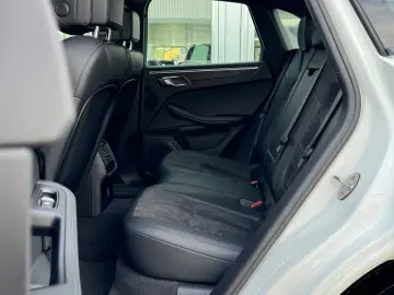 Macan PDLS+/Alcantara/ACC/PDC/Carplay