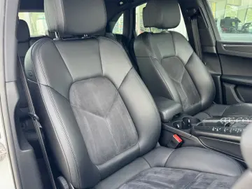 Macan PDLS+/Alcantara/ACC/PDC/Carplay